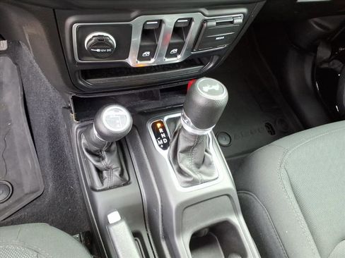 Used 2023 Jeep Wrangler Sport S image 28