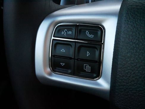 Used 2013 Dodge Challenger R/T image 26