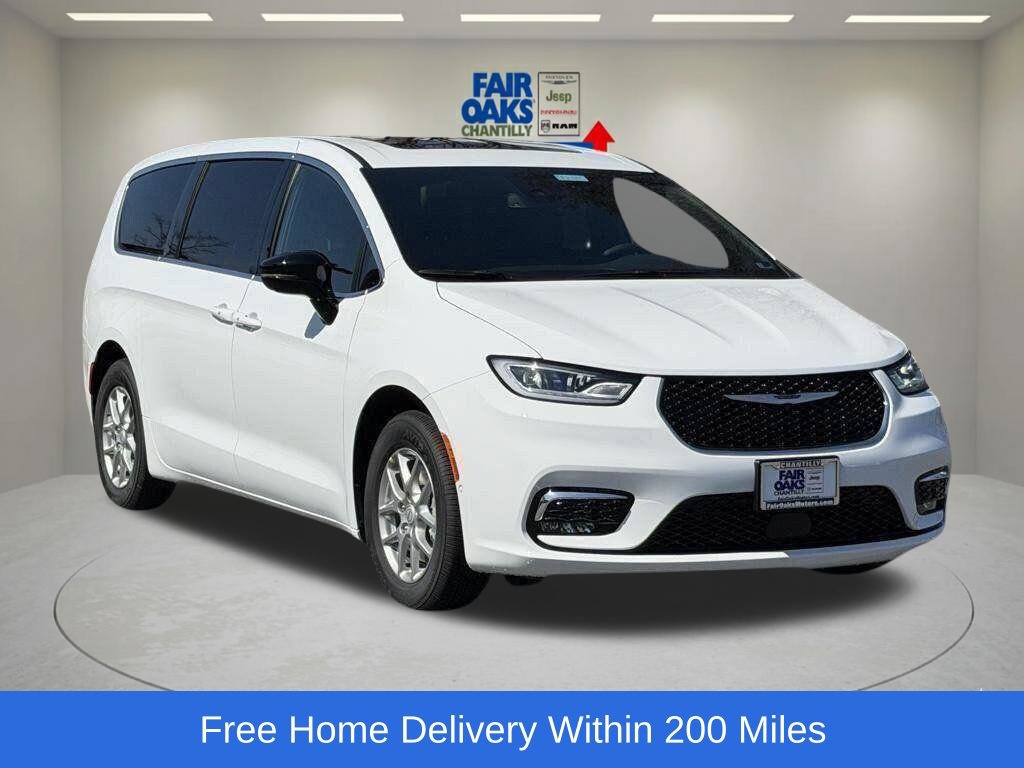 New 2026 Chrysler Pacifica Select FWD image 1