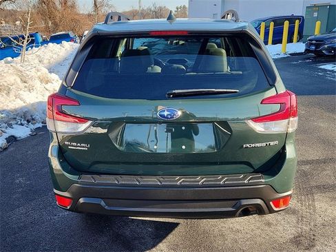 Used 2022 Subaru Forester Premium image 5