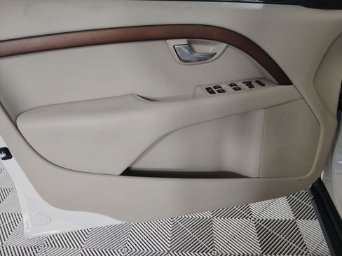 Used 2010 Volvo XC70 3.2 image 23