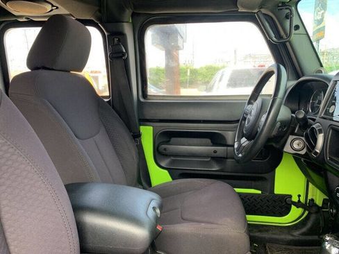 Used 2013 Jeep Wrangler Unlimited Sport w/ Mopar Black Appearance Group image 10