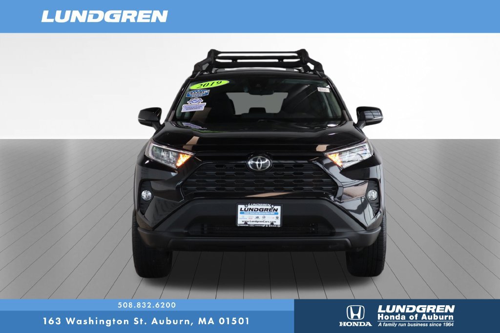 Used 2019 Toyota RAV4 XLE AWD/4WD image 2