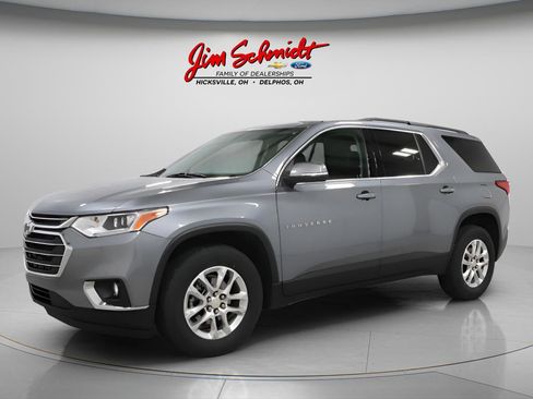 Used 2021 Chevrolet Traverse LT image 2