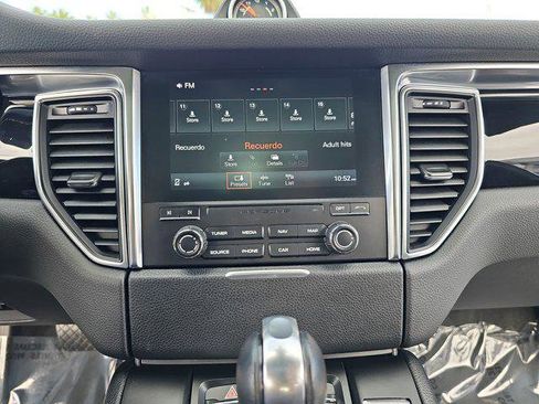 Used 2017 Porsche Macan image 23