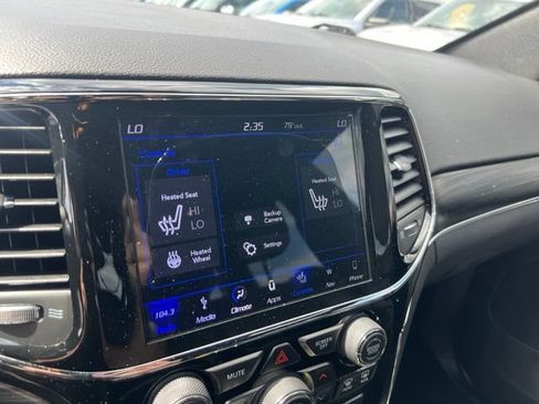 Used 2019 Jeep Grand Cherokee Limited AWD/4WD image 15