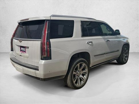 Used 2019 Cadillac Escalade Premium Luxury image 5
