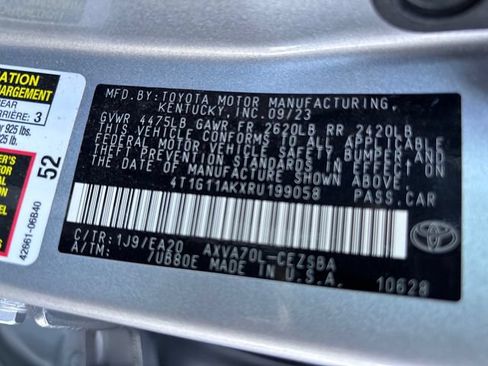 Used 2024 Toyota Camry SE FWD image 9