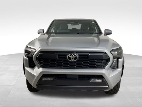Certified 2024 Toyota Tacoma TRD Off-Road image 3