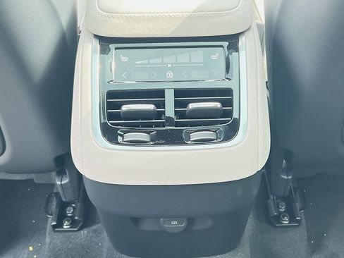 New 2026 Volvo XC90 B6 Core AWD/4WD image 23