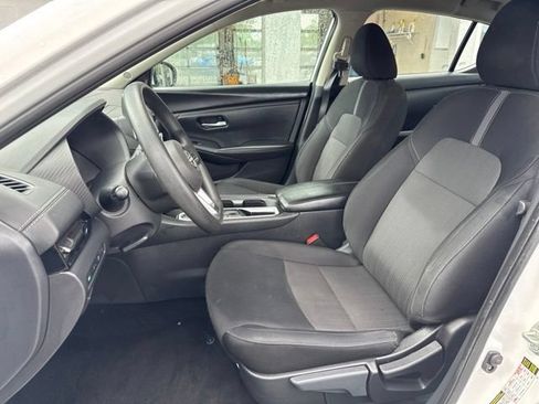 Used 2025 Nissan Sentra SV FWD image 10