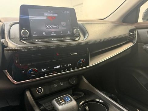 Used 2021 Nissan Rogue SV AWD/4WD image 24