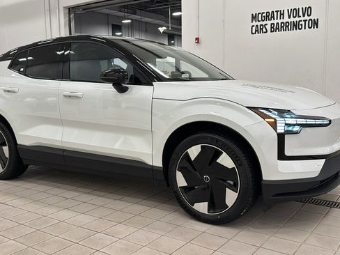 New 2026 Volvo EX30 Plus w/ Climate Package image 3
