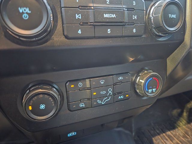 Used 2022 Ford F250 XLT w/ Black Appearance Package AWD/4WD image 15
