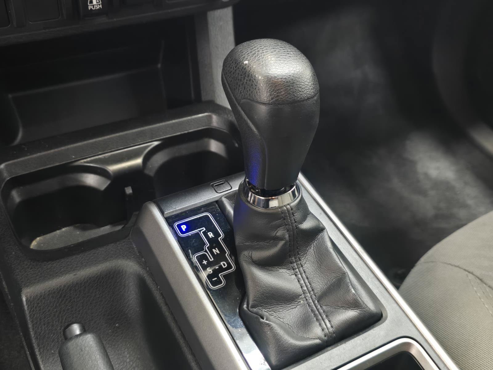 Used 2020 Toyota Tacoma SR5 RWD image 18