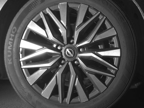 Used 2025 Nissan Altima 2.5 SV image 13