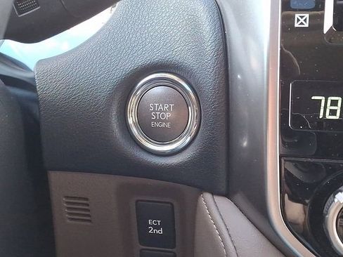Used 2023 Lexus GX 460 Premium w/ Accessory Package AWD/4WD image 23