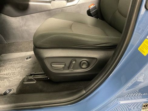 Used 2023 Toyota RAV4 AWD Hybrid image 22