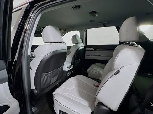 Used 2024 Hyundai Palisade SEL FWD image 21