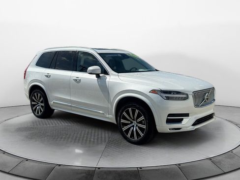Certified 2025 Volvo XC90 B5 Core AWD/4WD image 1