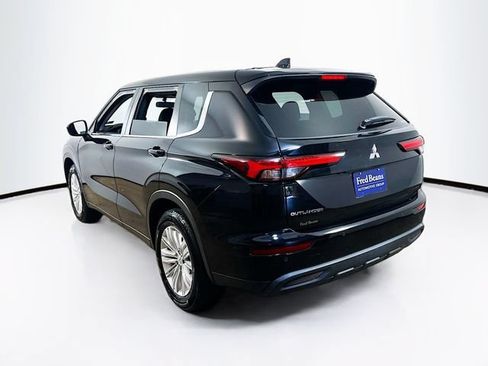 Used 2023 Mitsubishi Outlander ES AWD/4WD image 7