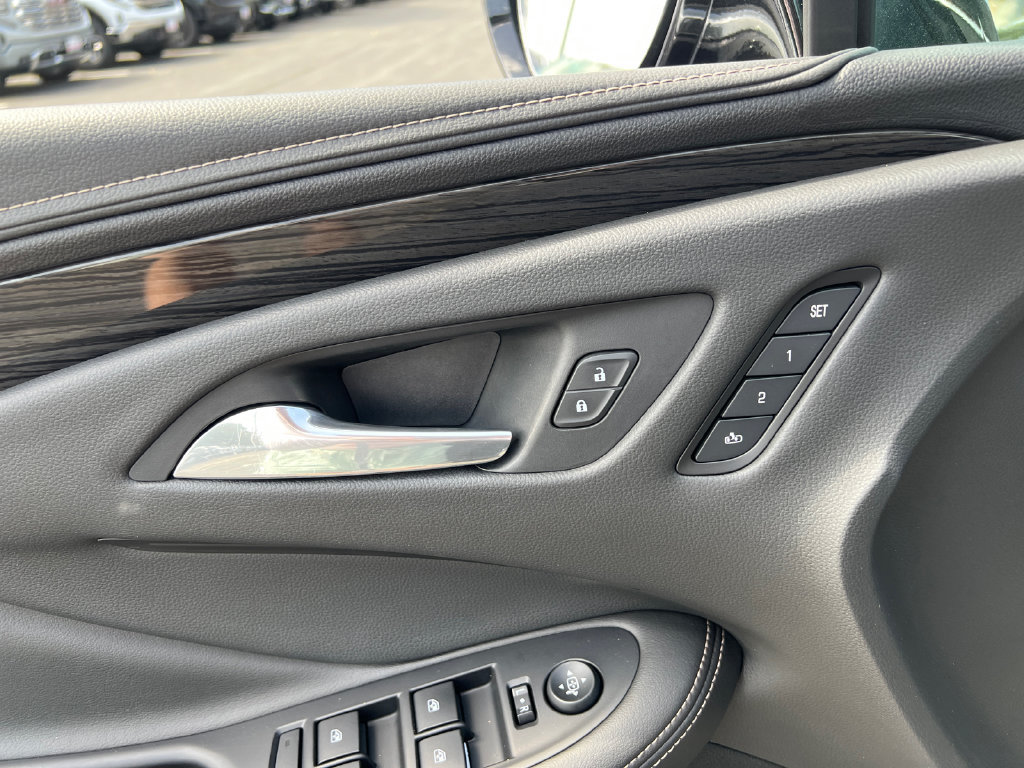 Used 2018 Buick Envision Essence AWD/4WD image 19