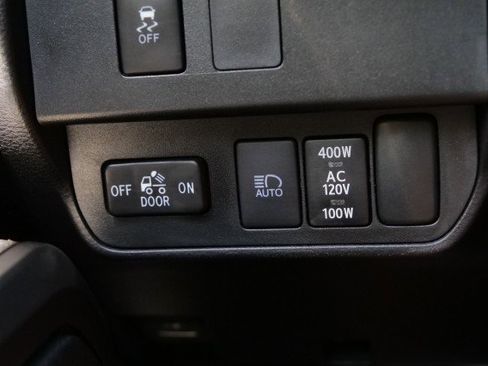 Used 2022 Toyota Tacoma TRD Sport image 15