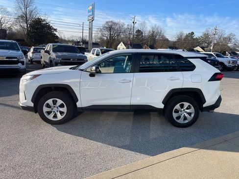 Used 2025 Toyota RAV4 LE image 5