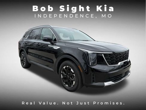 Certified 2024 Kia Sorento S image 11