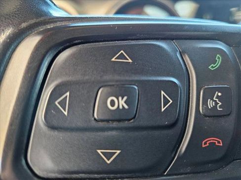 Used 2021 Jeep Gladiator Willys image 14