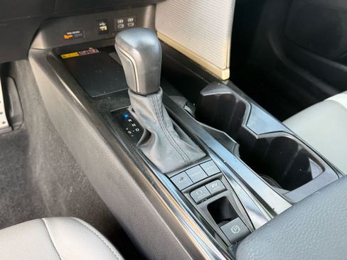 Used 2025 Toyota Camry SE FWD image 23