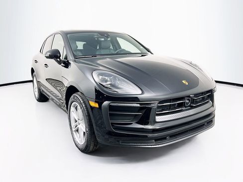New 2026 Porsche Macan Base image 7