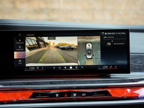 Used 2023 BMW i7 xDrive60 image 31