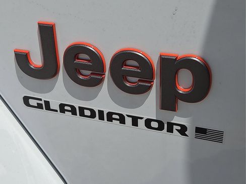 New 2025 Jeep Gladiator Mojave image 9