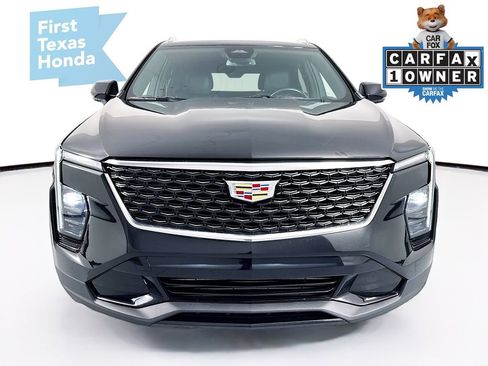 Used 2024 Cadillac XT4 Premium Luxury image 2