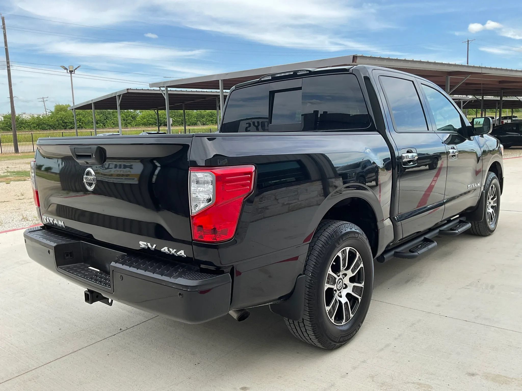 Used 2021 Nissan Titan SV w/ SV Convenience Package AWD/4WD image 10