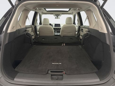 Used 2023 Nissan Rogue SV w/ SV Premium B Package image 21