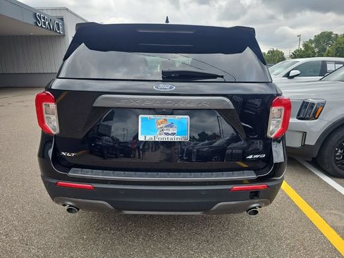 Used 2023 Ford Explorer XLT w/ Equipment Group 202A AWD/4WD image 3