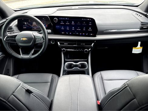 Used 2026 Chevrolet Traverse LT w/ Sun and Wheel Package image 4