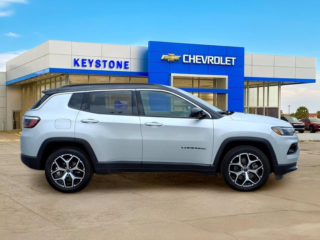 Used 2025 Jeep Compass Limited AWD/4WD image 8