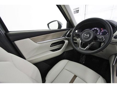 Used 2025 MAZDA CX-90 3.3 Turbo w/ Premium Plus Pkg image 8
