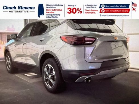 Used 2025 Chevrolet Blazer LT FWD image 4