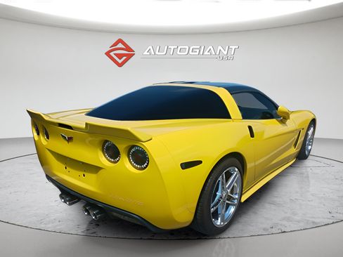 Used 2007 Chevrolet Corvette Coupe w/ Preferred Equipment Group RWD image 7