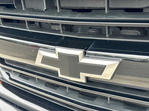 Used 2018 Chevrolet Silverado 1500 LT w/ All Star Edition AWD/4WD image 11