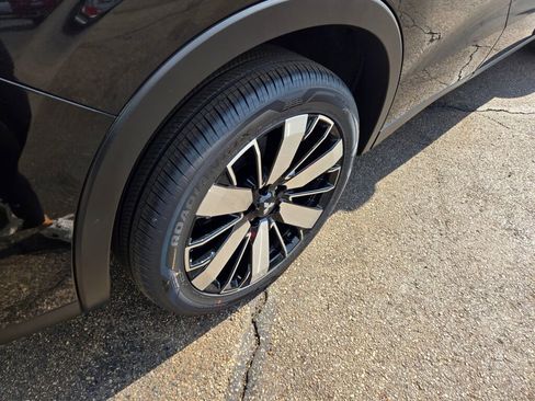 New 2025 Mitsubishi Outlander SE image 11