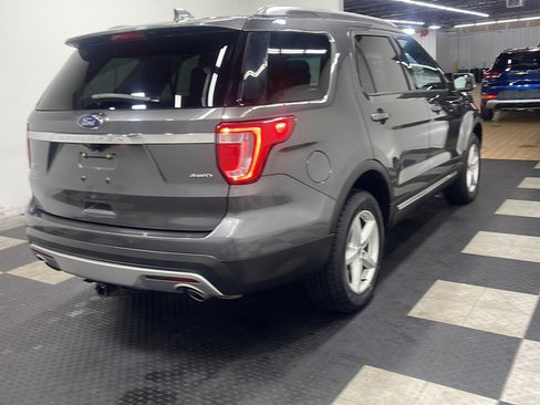 Used 2017 Ford Explorer XLT AWD/4WD image 19