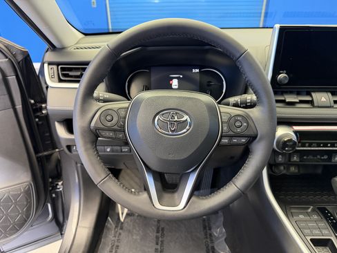 Used 2024 Toyota RAV4 XLE w/ Convenience Package AWD/4WD image 14