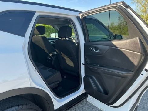 Used 2024 Chevrolet Blazer LT w/ Convenience Package FWD image 18