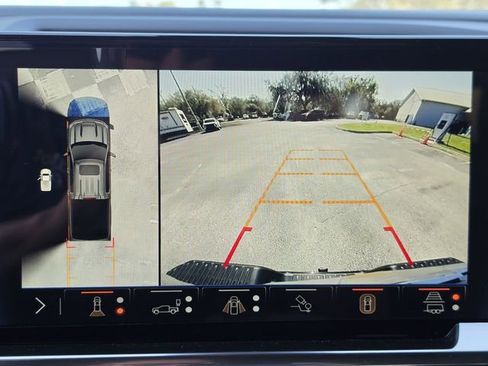 New 2025 Chevrolet Silverado 1500 High Country image 28