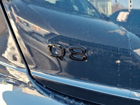 Used 2025 Audi Q8 Prestige w/ Prestige Package image 32